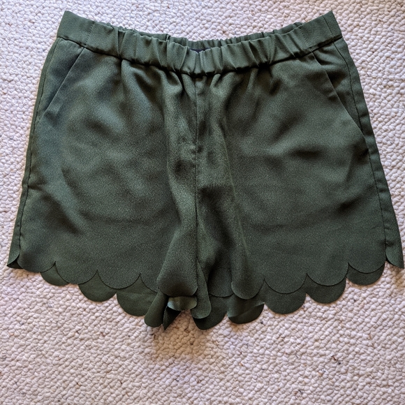 Madewell Green Scalloped Silky Shorts - Picture 1 of 5